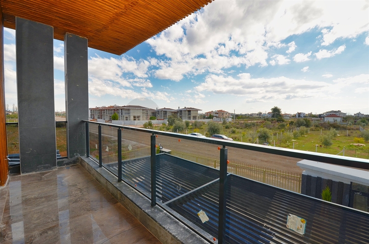 تخطيط فيلا 7 + 2 في منطقة دوشيمالتي - أنطاليا