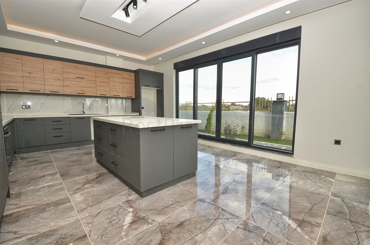 تخطيط فيلا 7 + 2 في منطقة دوشيمالتي - أنطاليا