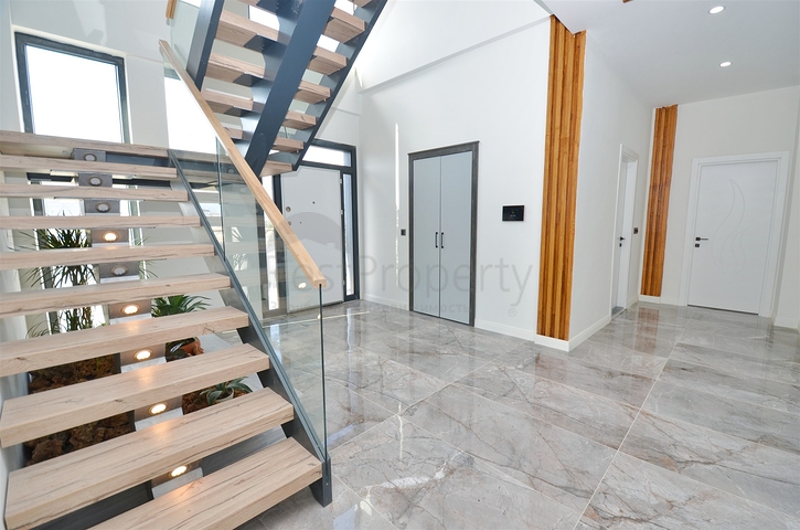 تخطيط فيلا 7 + 2 في منطقة دوشيمالتي - أنطاليا