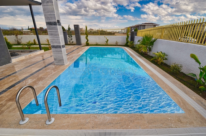 تخطيط فيلا 7 + 2 في منطقة دوشيمالتي - أنطاليا