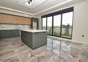 تخطيط فيلا 7 + 2 في منطقة دوشيمالتي - أنطاليا