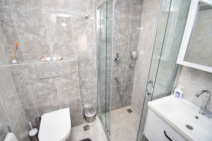 شقة دوبلكس 5 + 1 في حي ينيغيون - أنطاليا