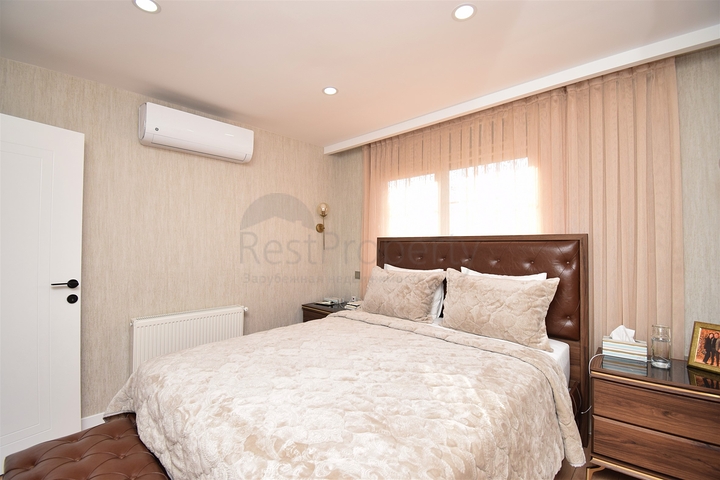 شقة دوبلكس 5 + 1 في حي ينيغيون - أنطاليا