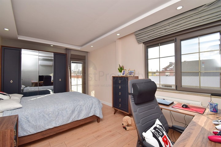 شقة دوبلكس 5 + 1 في حي ينيغيون - أنطاليا