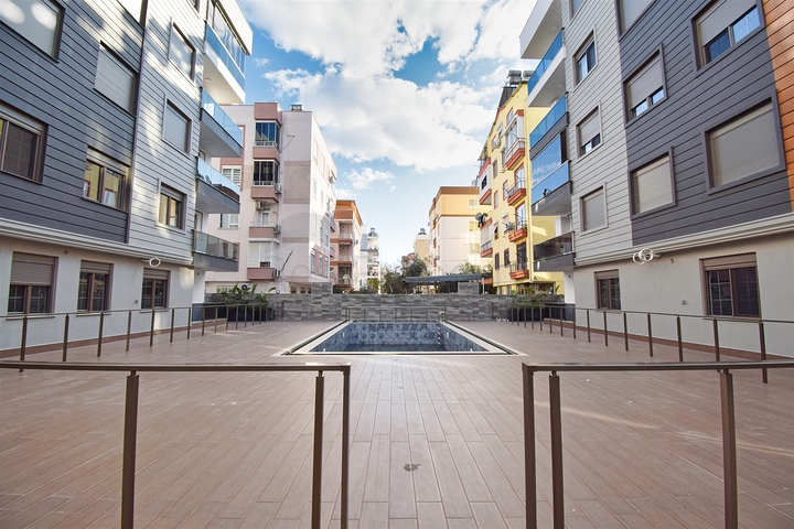 شقة دوبلكس 5 + 1 في حي ينيغيون - أنطاليا