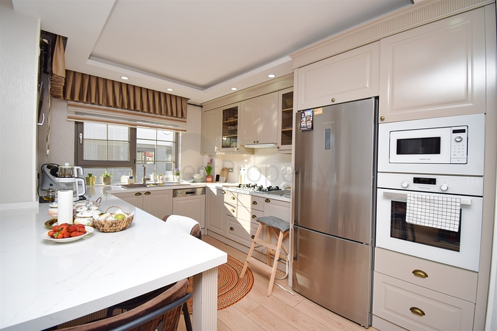 شقة دوبلكس 5 + 1 في حي ينيغيون - أنطاليا