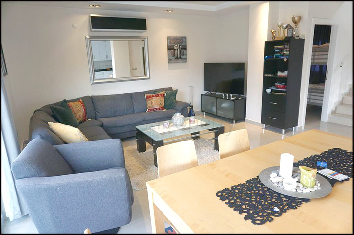 شقة 4 + 1 في منطقة بيليك أنطاليا 