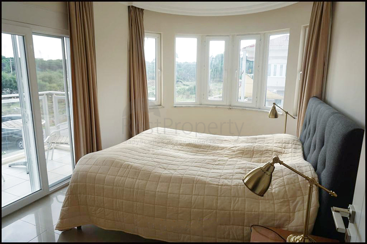 شقة 4 + 1 في منطقة بيليك أنطاليا 