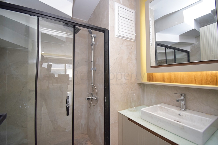 شقق 4+1 في منطقة كيزيلتوبراك-أنطاليا الصغيرة 