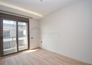 شقق 4+1 في منطقة كيزيلتوبراك-أنطاليا الصغيرة 