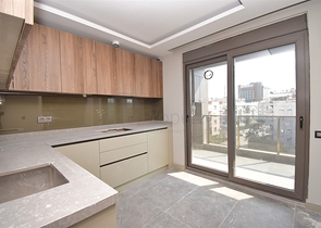 شقق 4+1 في منطقة كيزيلتوبراك-أنطاليا الصغيرة 