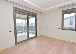 شقق 4+1 في منطقة كيزيلتوبراك-أنطاليا الصغيرة 