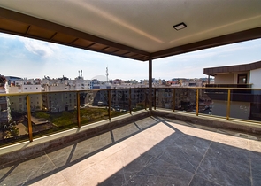 شقق 4+1 في منطقة كيزيلتوبراك-أنطاليا الصغيرة 