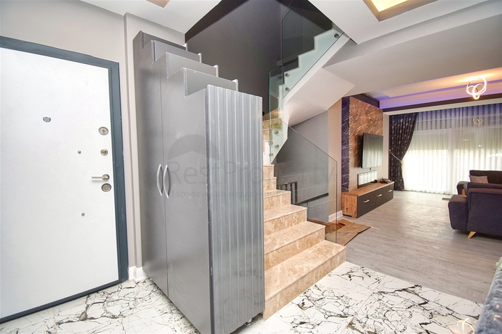 فيلا 7+3 في التينتاس-منطقة أنطاليا 