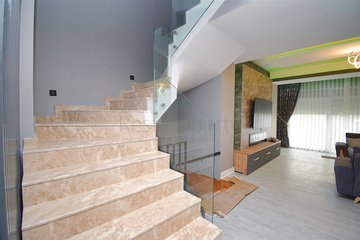 فيلا 7+3 في التينتاس-منطقة أنطاليا 