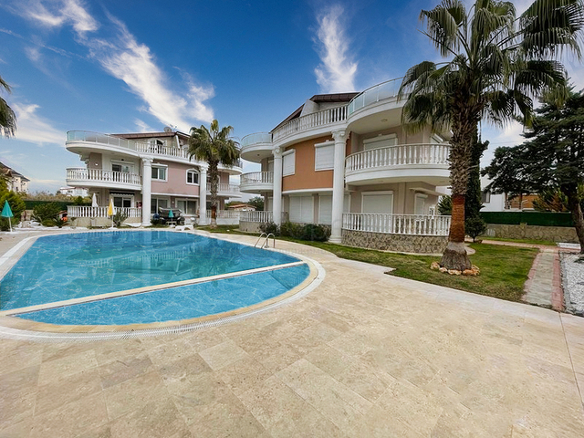 فيلا 3 + 1 في منطقة بيليك أنطاليا 