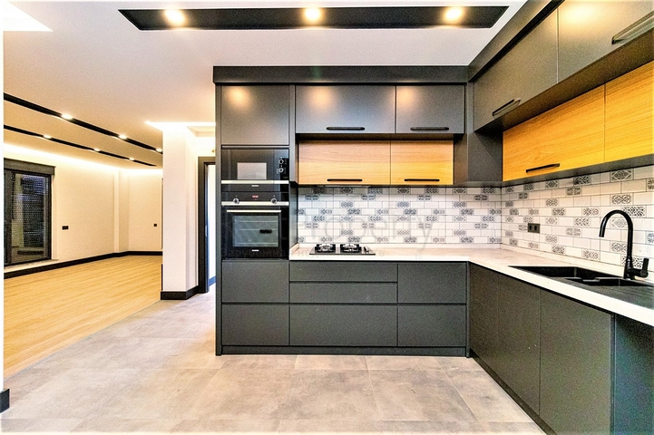 فلل 4 + 1 في دوشيميالتي-منطقة أنطاليا 