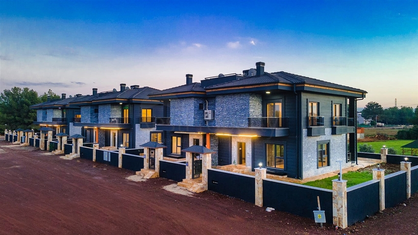 فلل 4 + 1 في دوشيميالتي-منطقة أنطاليا 