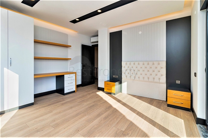 فلل 4 + 1 في دوشيميالتي-منطقة أنطاليا 