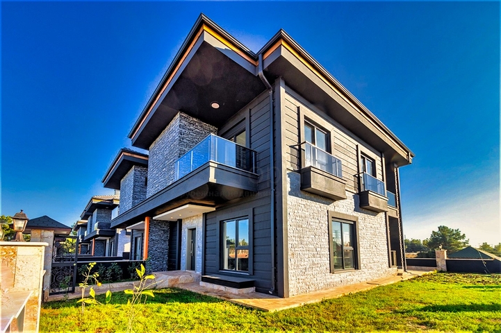 فلل 4 + 1 في دوشيميالتي-منطقة أنطاليا 