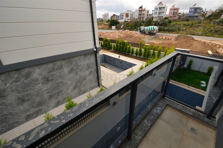 فيلات 3 + 1 في جوزيلوبا - حي أنطاليا 