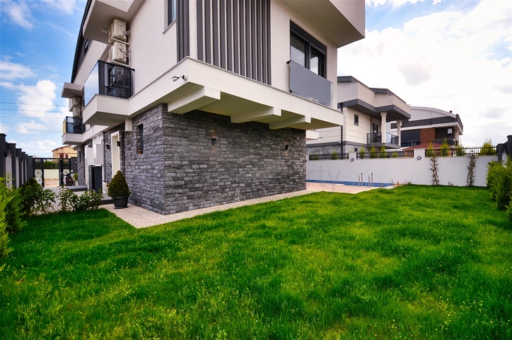 فيلات 3 + 1 في جوزيلوبا - حي أنطاليا 