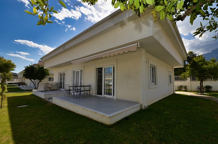 فيلات 2 + 1 في أصلانبوجاك-منطقة أنطاليا السكنية 