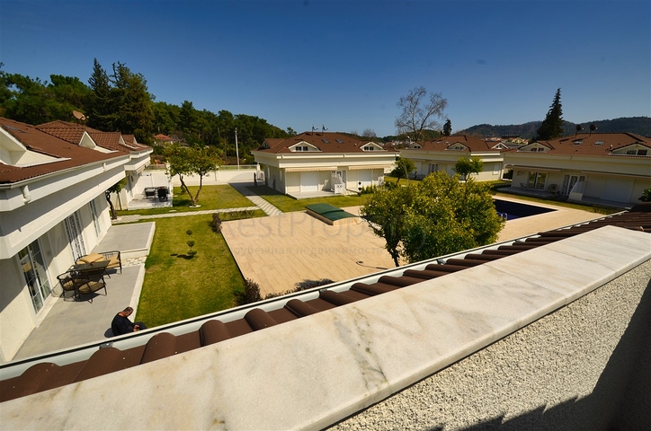 فيلات 2 + 1 في أصلانبوجاك-منطقة أنطاليا السكنية 