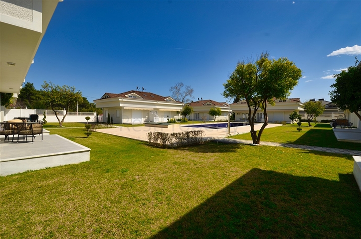 فيلات 2 + 1 في أصلانبوجاك-منطقة أنطاليا السكنية 