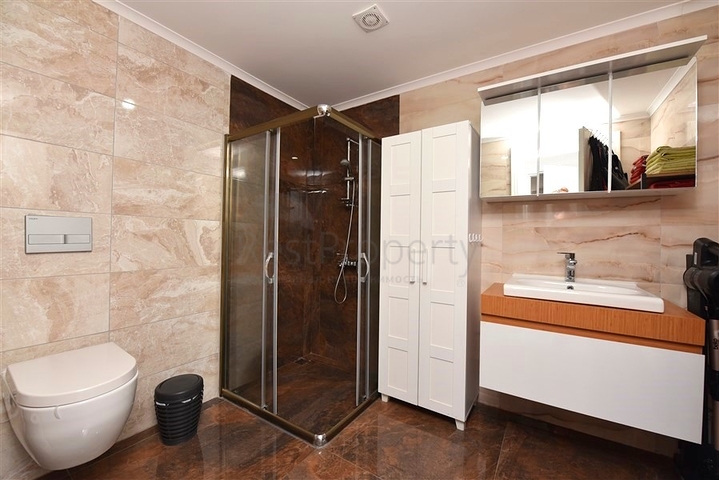 شقة 2 + 1 في مجمع سكني مع البنية التحتية للفنادق.