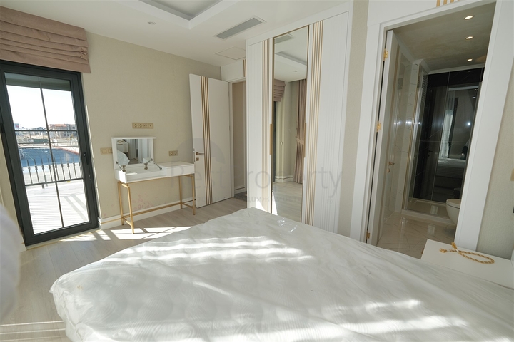 فلل 4 + 1 في منطقة بيليك أنطاليا 