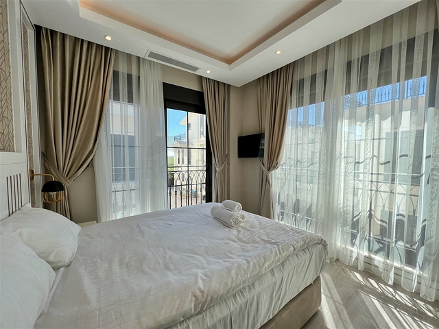 فلل 4 + 1 في منطقة بيليك أنطاليا 