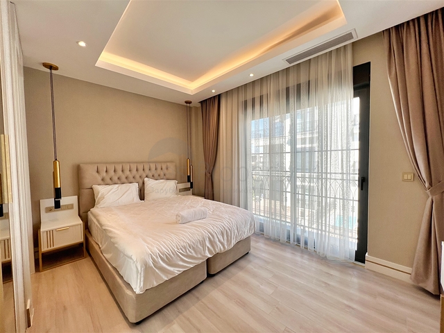 فلل 4 + 1 في منطقة بيليك أنطاليا 