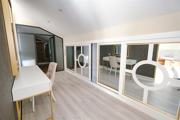 فيلا 6 + 1 في منطقة بيليك أنطاليا 