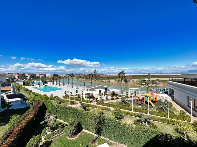 فيلا 6 + 1 في منطقة بيليك أنطاليا 