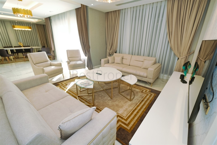 فيلا 6 + 1 في منطقة بيليك أنطاليا 