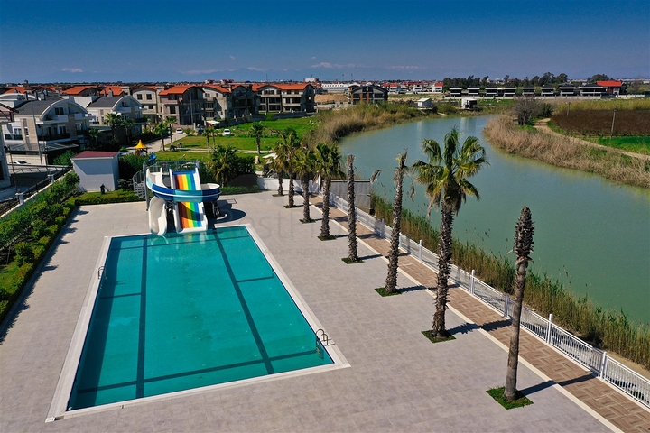 فيلا 6 + 1 في منطقة بيليك أنطاليا 