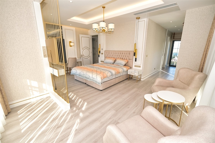 فيلا 6 + 1 في منطقة بيليك أنطاليا 