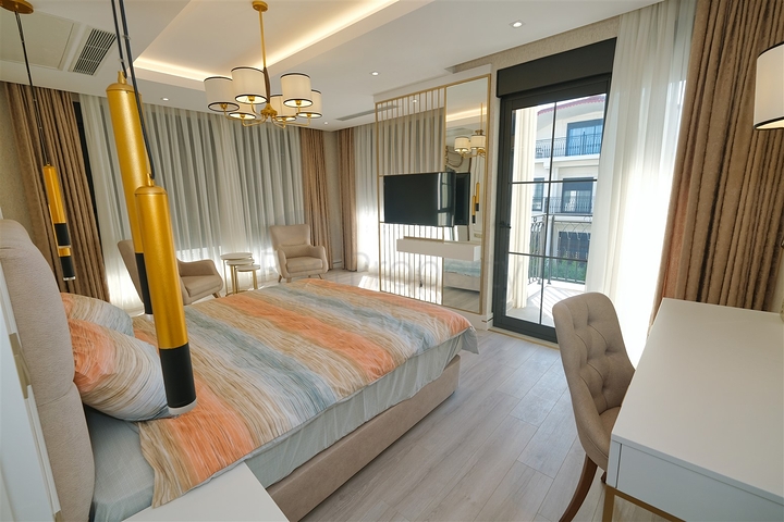 فيلا 6 + 1 في منطقة بيليك أنطاليا 