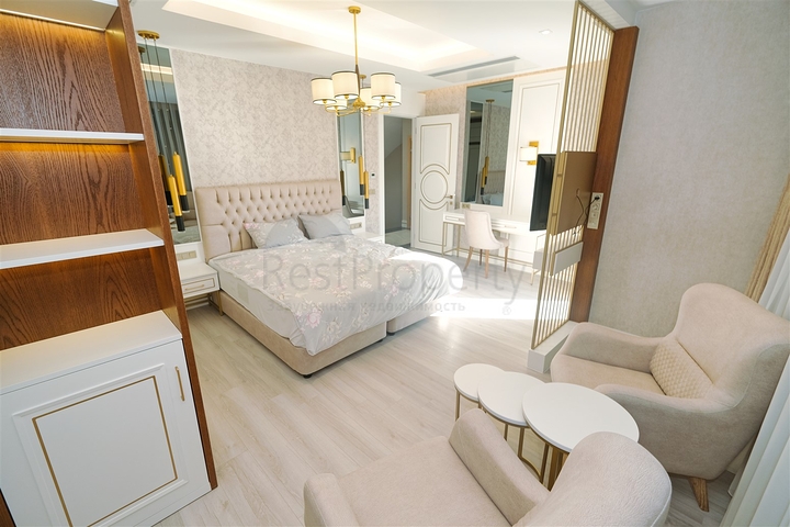 فيلا 6 + 1 في منطقة بيليك أنطاليا 