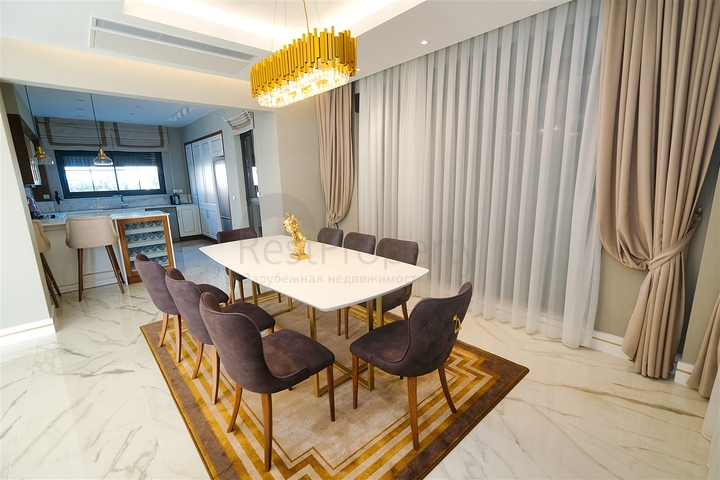 فيلا 6 + 1 في منطقة بيليك أنطاليا 