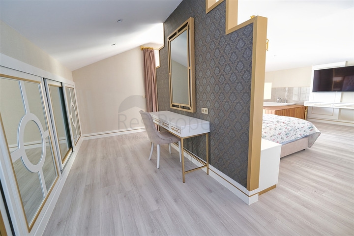 فيلا 6 + 1 في منطقة بيليك أنطاليا 