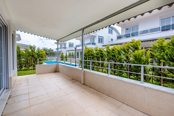 فلل 5 + 1 في منطقة بيليك أنطاليا 