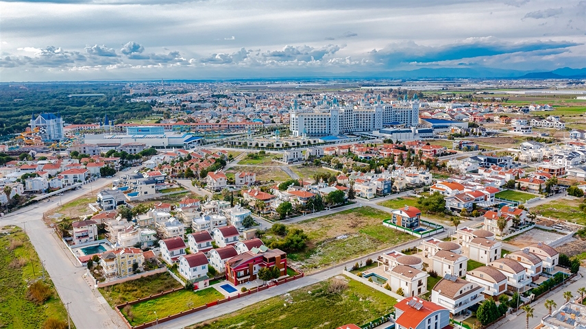 فلل 5 + 1 في منطقة بيليك أنطاليا 