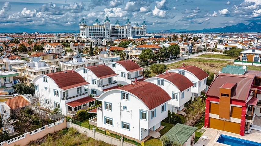 فلل 5 + 1 في منطقة بيليك أنطاليا 