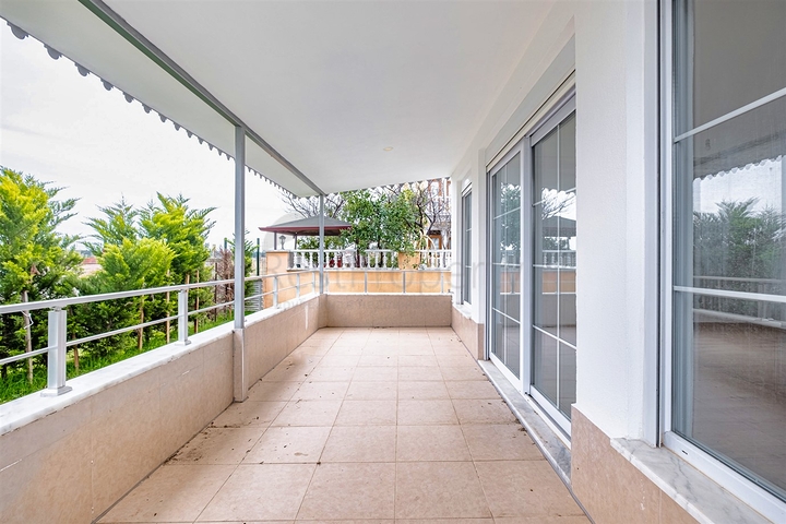 فلل 5 + 1 في منطقة بيليك أنطاليا 