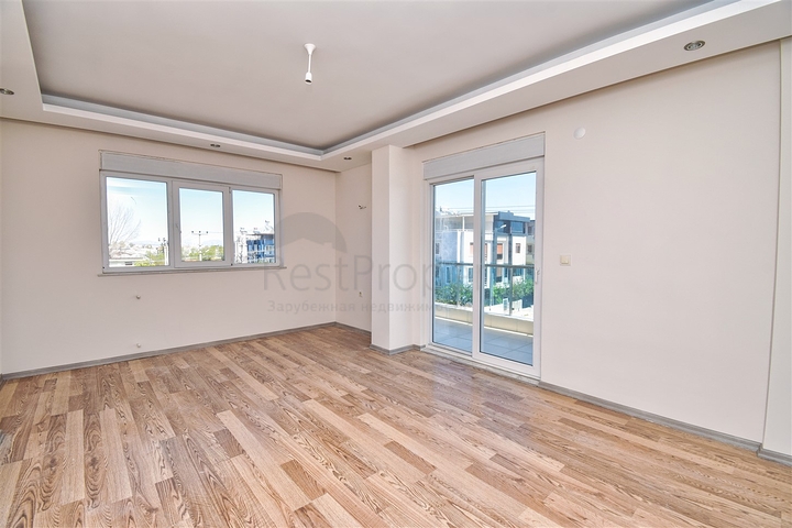 شقة مخطط طابق 4 + 2 في منطقة لارا أنطاليا 