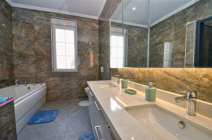 فيلا 6+1 في كيمير-منطقة أنطاليا 