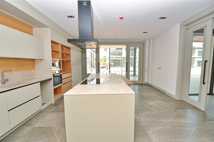 فيلا 4+1 في دوشيمالتي-منطقة أنطاليا