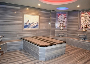 شقة بثلاث غرف نوم بسعر جيد جدا ً